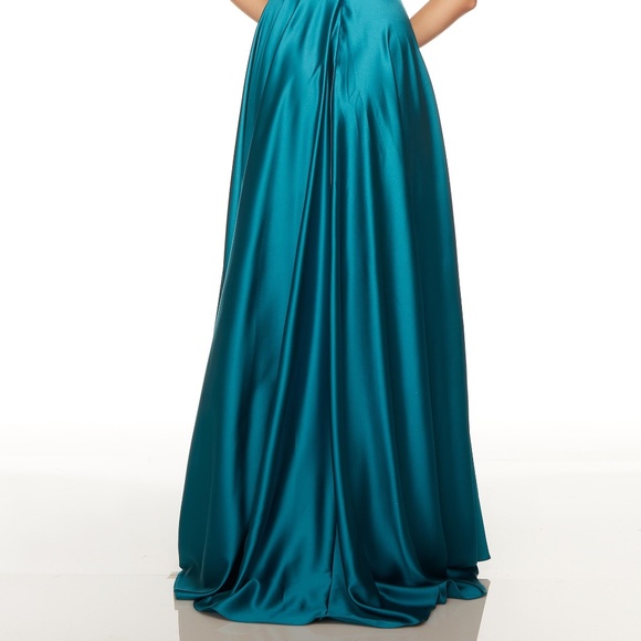 Dress - Picture 3 of 5